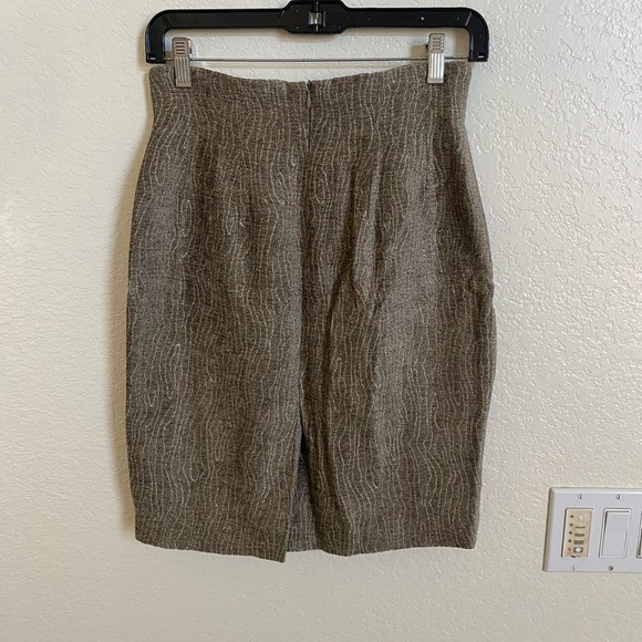 Beautiful high waist skirt - Picture 2 of 3